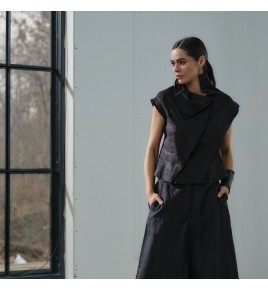 Avant-garde linen clothing